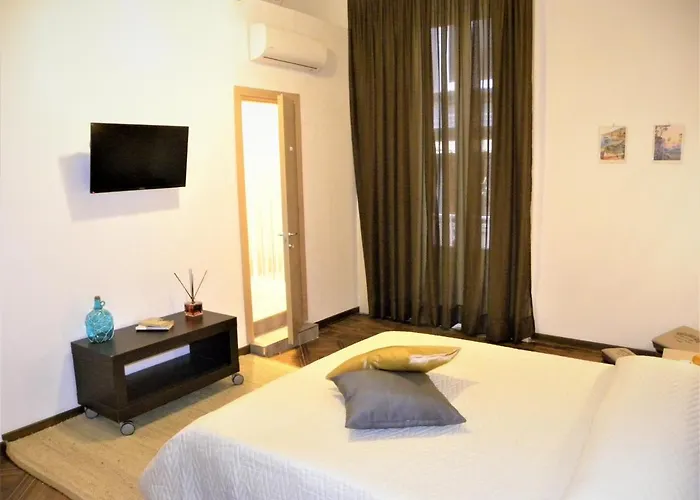 Oda ve Kahvaltı Storica Napoli